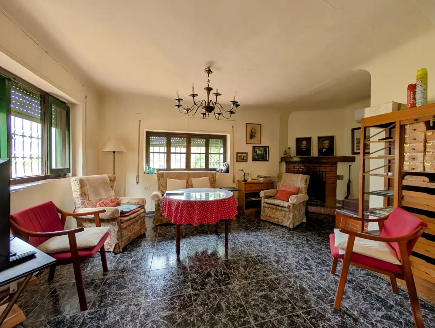 Sala d'estar de Casa o xalet en venda en Loja amb Aire condicionat, Calefacció i Jardí privat