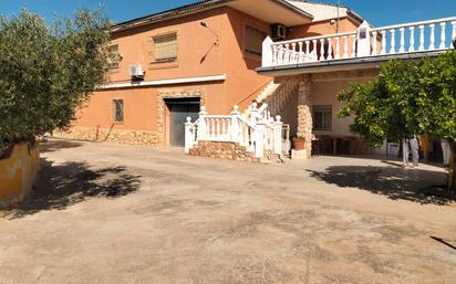 Vista exterior de Casa o xalet en venda en Vilamarxant amb Aire condicionat, Calefacció i Jardí privat