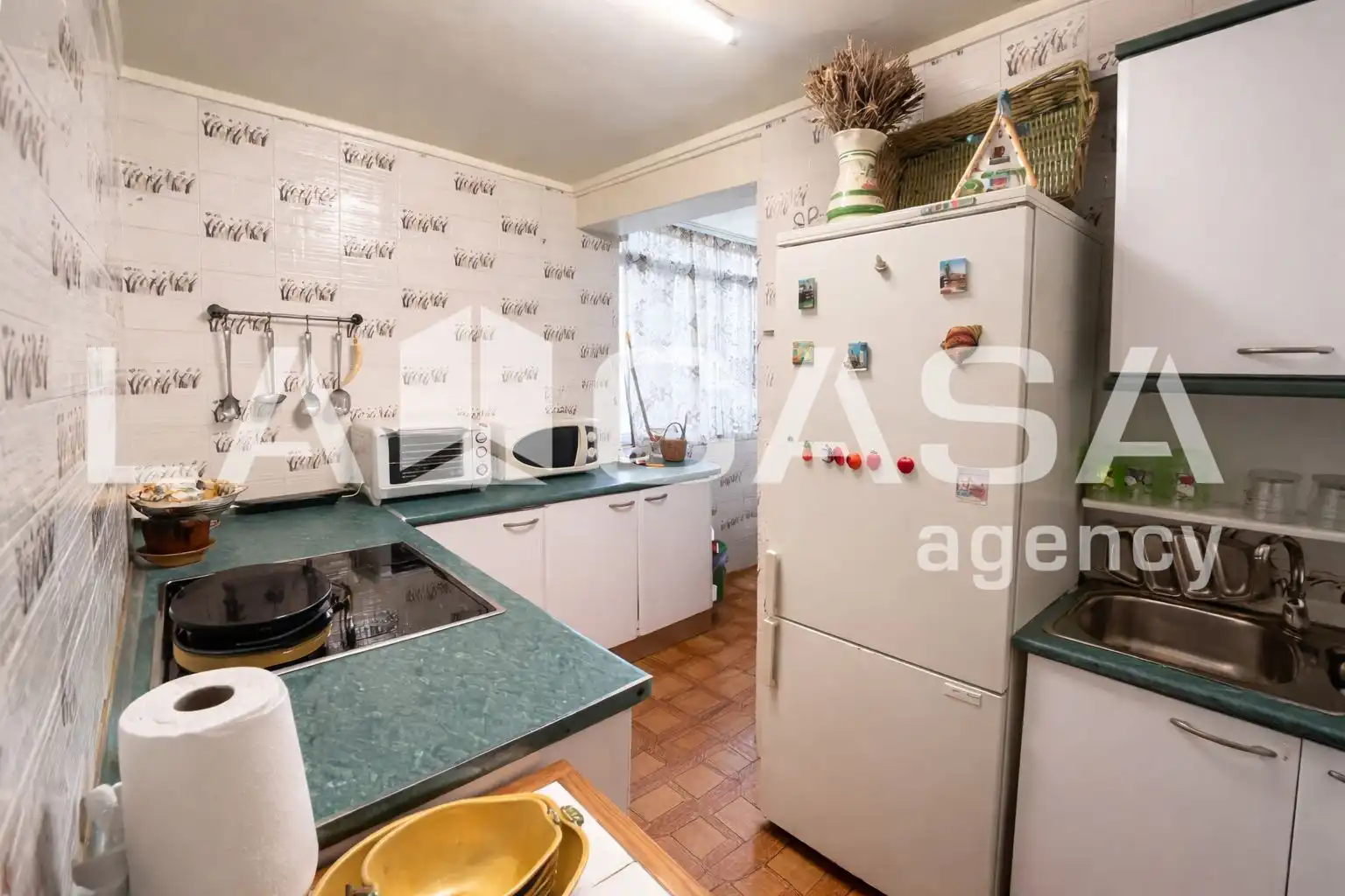 Kitchen of Flat for sale in Dos Hermanas  with Air Conditioner and Terrace