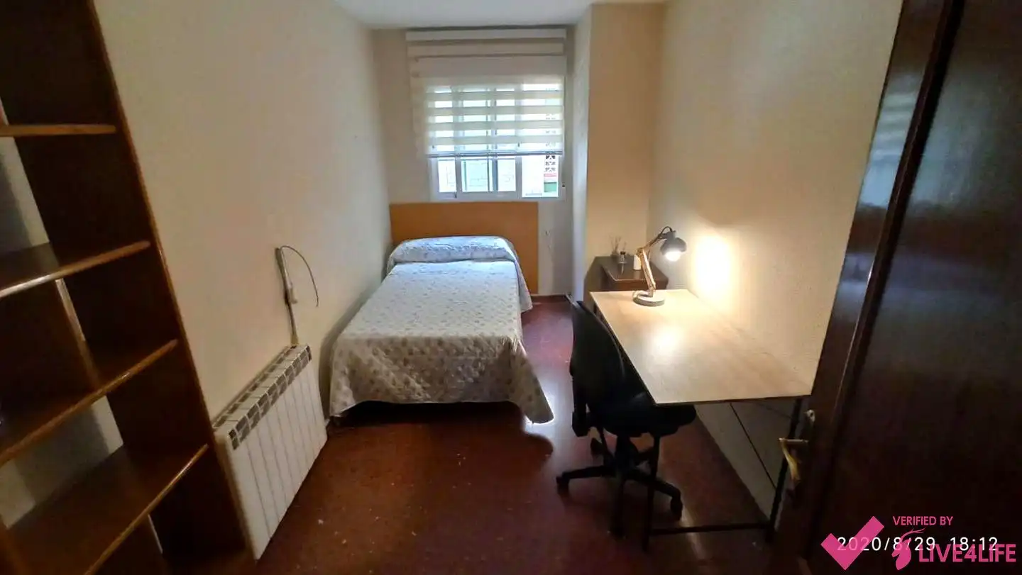 Habitación de Piso de alquiler en Granada con Aire acondicionado, Calefacción y Terraza