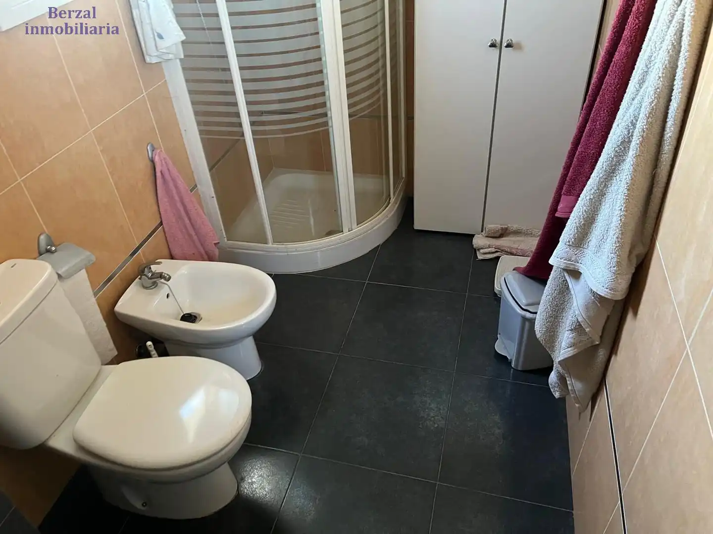 Baño de Nave industrial en venta en  Logroño