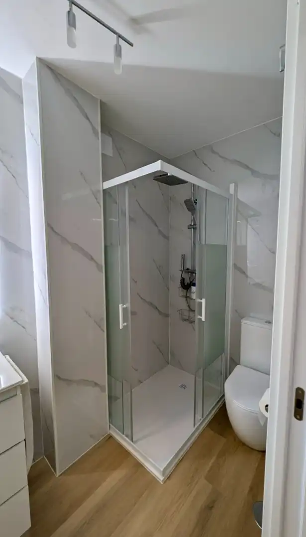 Bathroom of Flat for rent in Armilla  with Air Conditioner, Heating and Parquet flooring