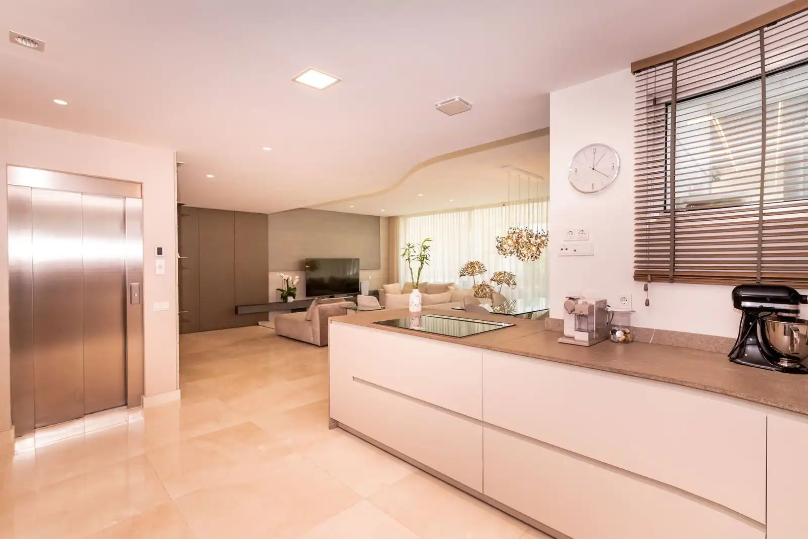 Chalet con piscina en venta en San Pedro de Alcántara, imagen 3