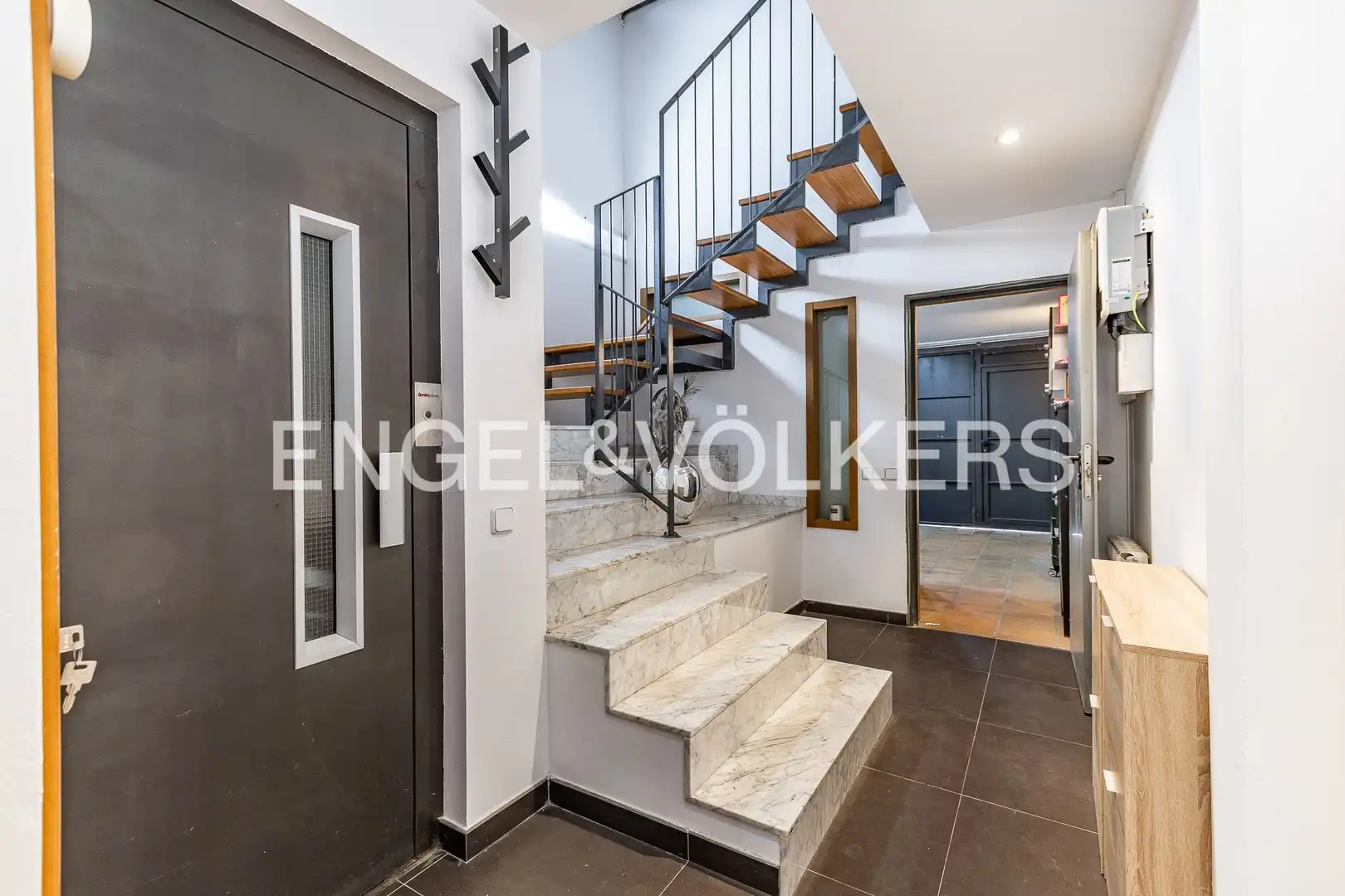 Casa adosada en venta en Sabadell con Calefacción, Terraza y Balcón