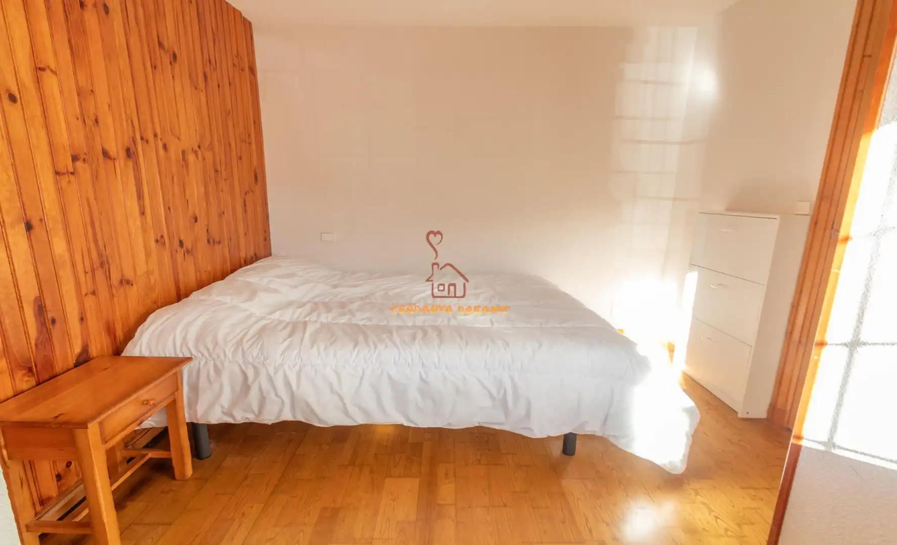 Habitación de Apartamento de alquiler en Sainte - Léocadie con Calefacción, Jardín privado y Parquet
