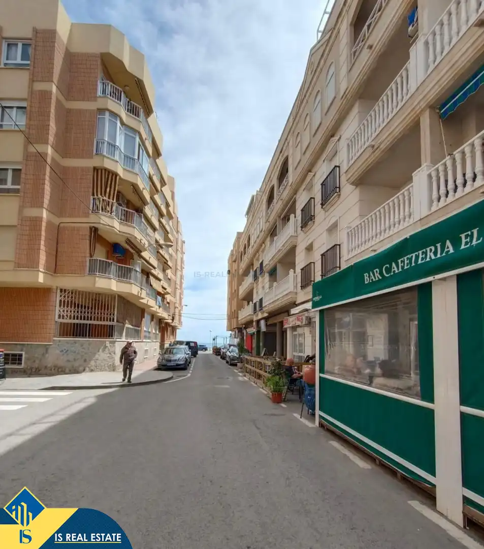 Vista exterior de Estudio en venta en Torrevieja con Aire acondicionado, Calefacción y Terraza