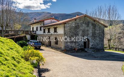 Vista exterior de Casa o xalet en venda en Errezil amb Aire condicionat, Calefacció i Jardí privat