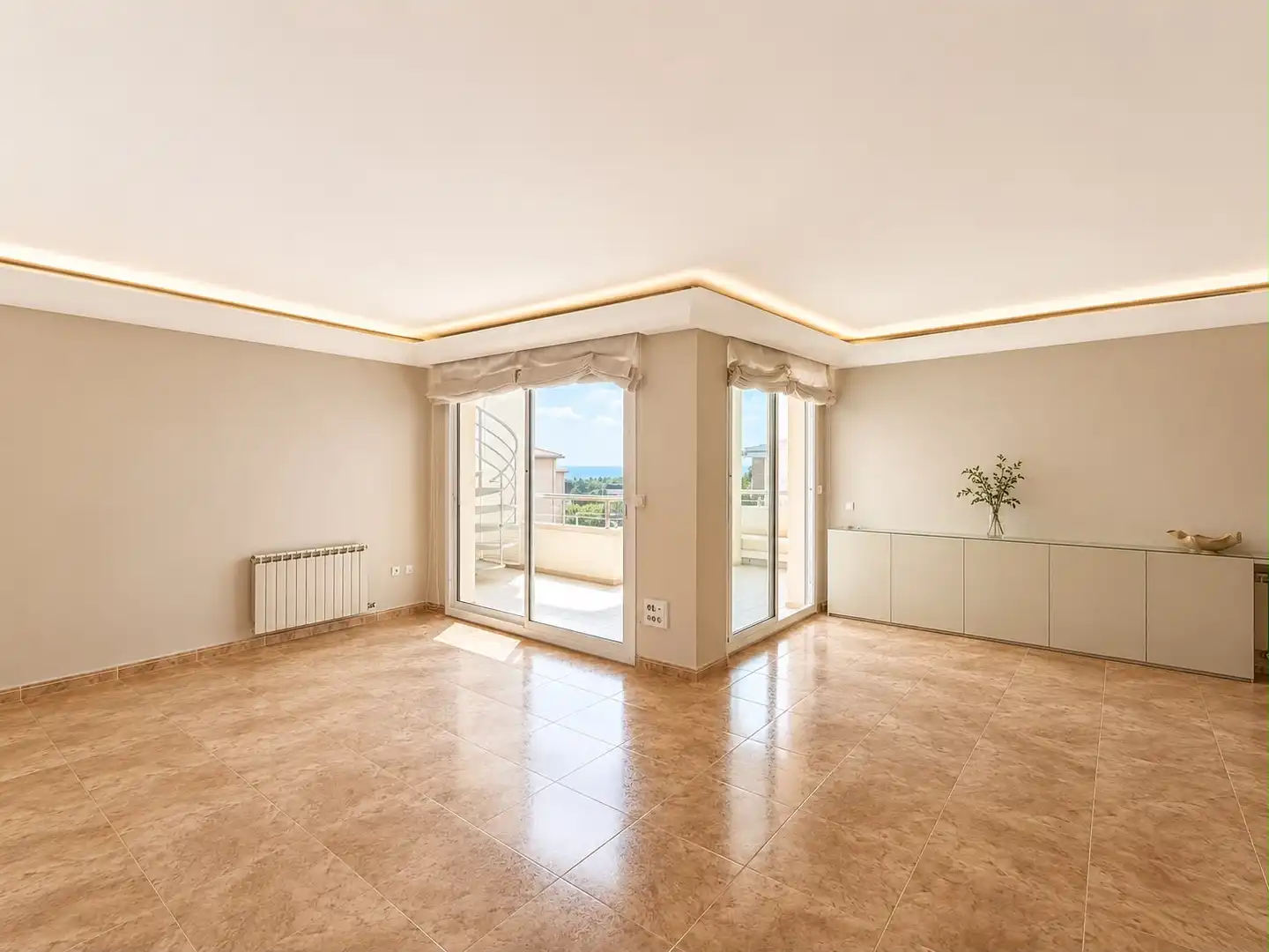 Sala d'estar de Àtic en venda en Sitges amb Aire condicionat, Calefacció i Terrassa