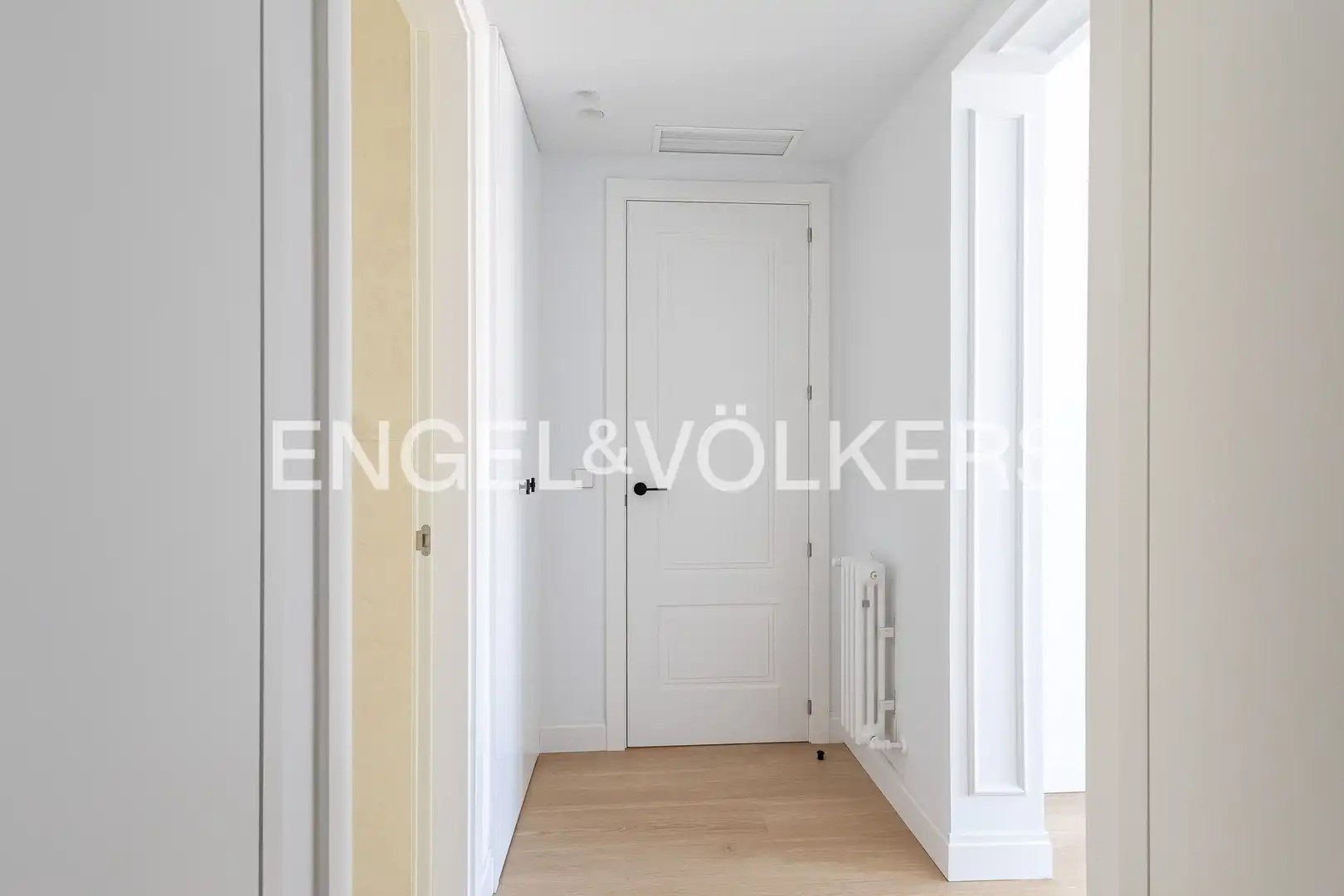 Flat for sale in Madrid  with Air Conditioner, Heating and Storage room