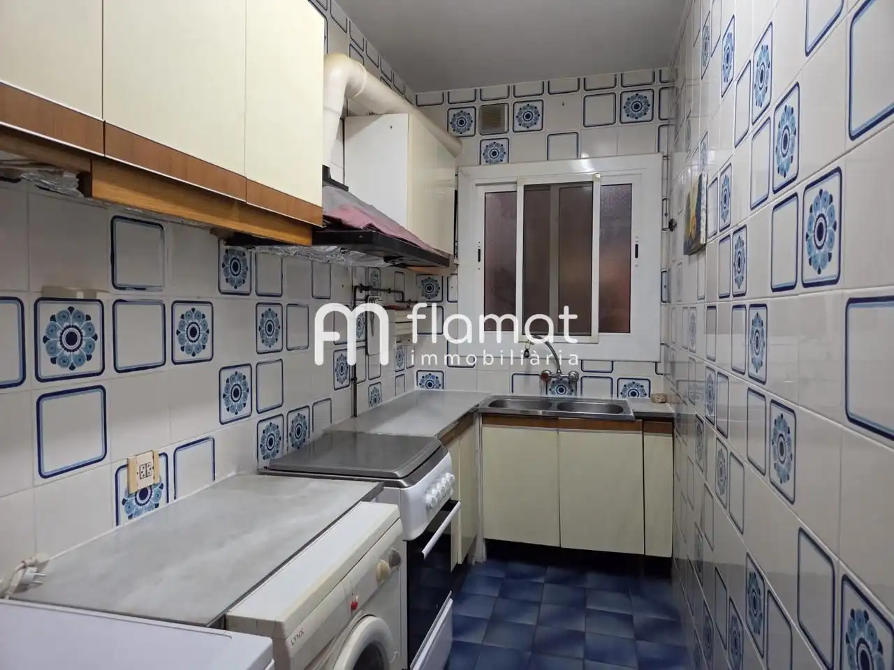 Kitchen of Duplexes for sale in Santa Coloma de Gramenet  with Air Conditioner, Terrace and Balcony