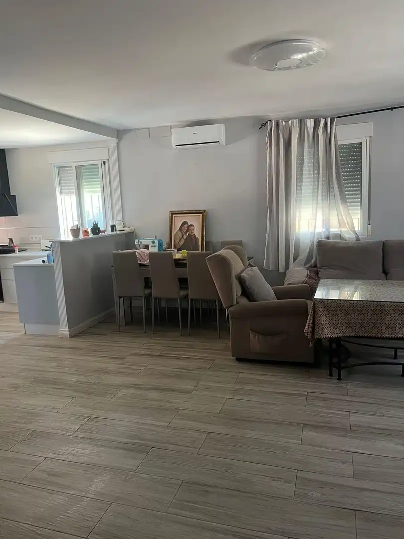 Menjador de Casa o xalet en venda en Córdoba amb Aire condicionat, Calefacció i Jardí privat