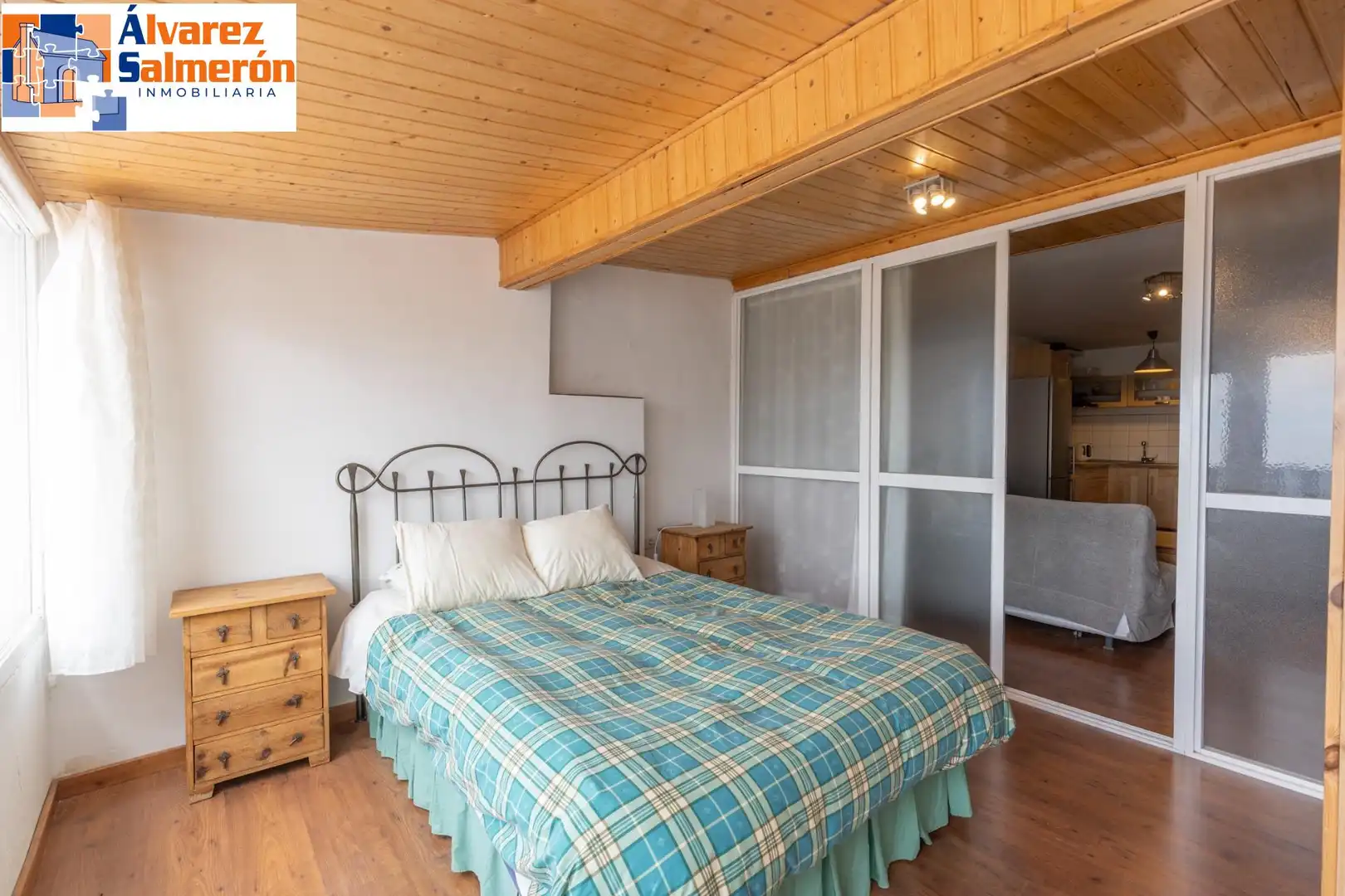 Dormitori de Apartament en venda en Zona baja