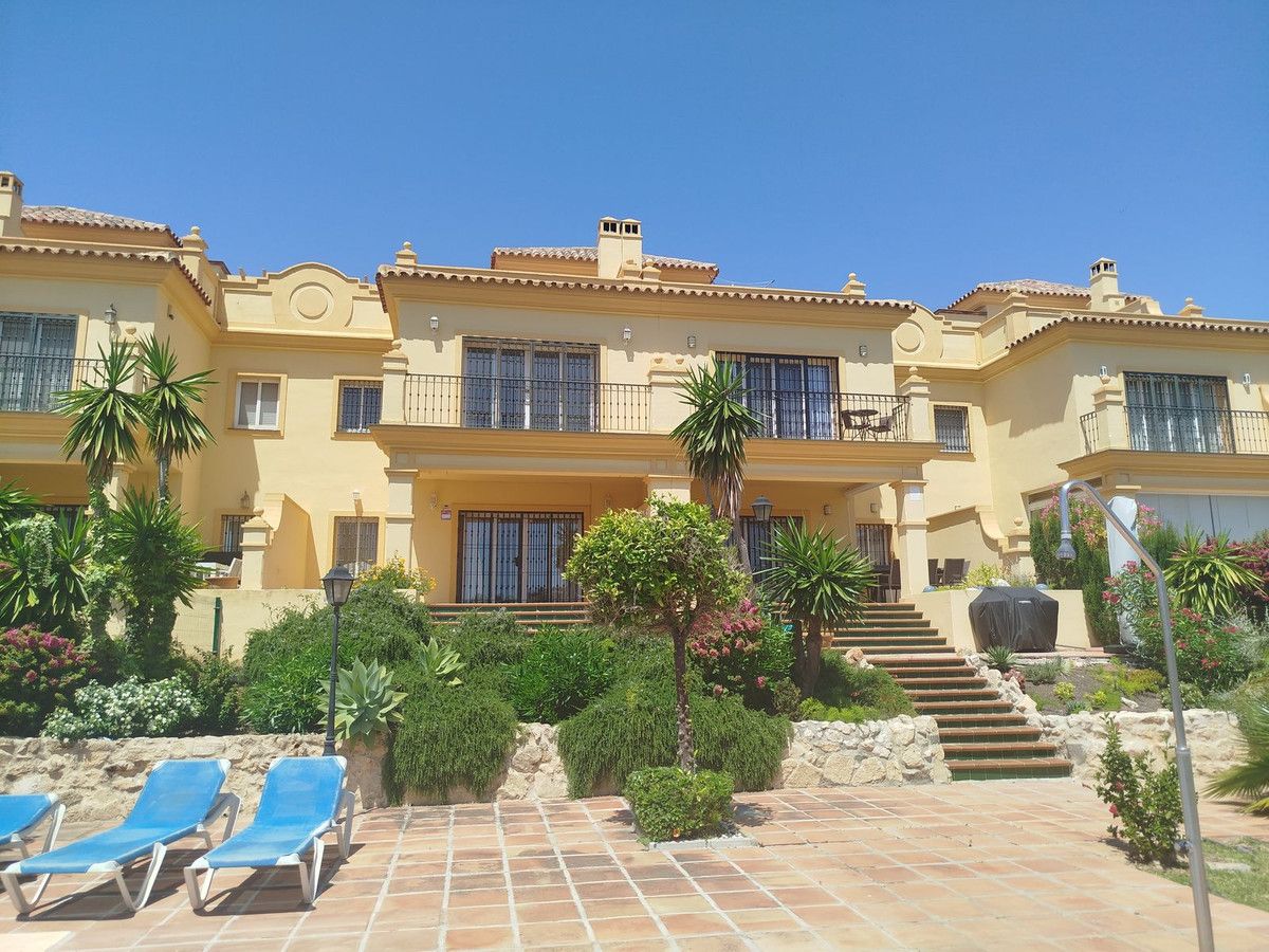 Vista exterior de Casa adosada en venda en Mijas amb Aire condicionat, Calefacció i Terrassa