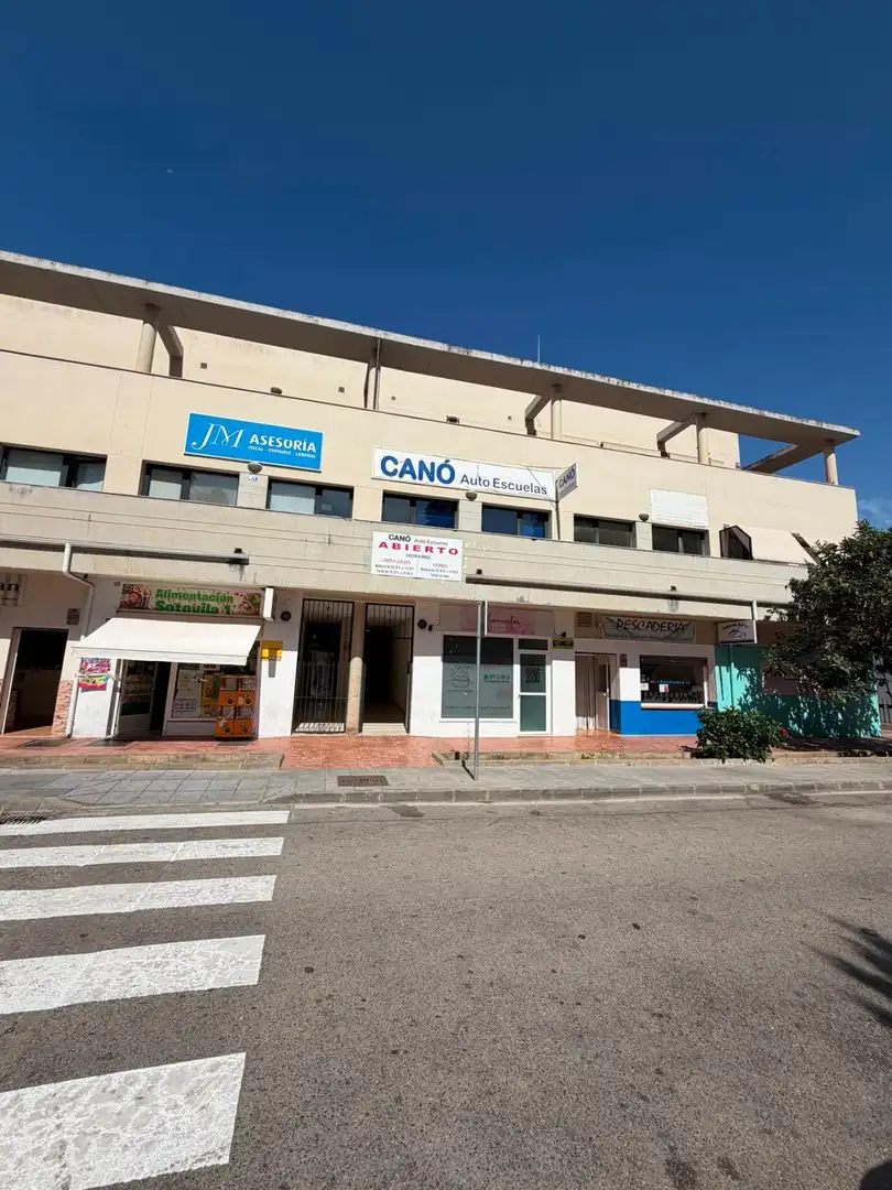Office space for sale in Casco Antiguo
