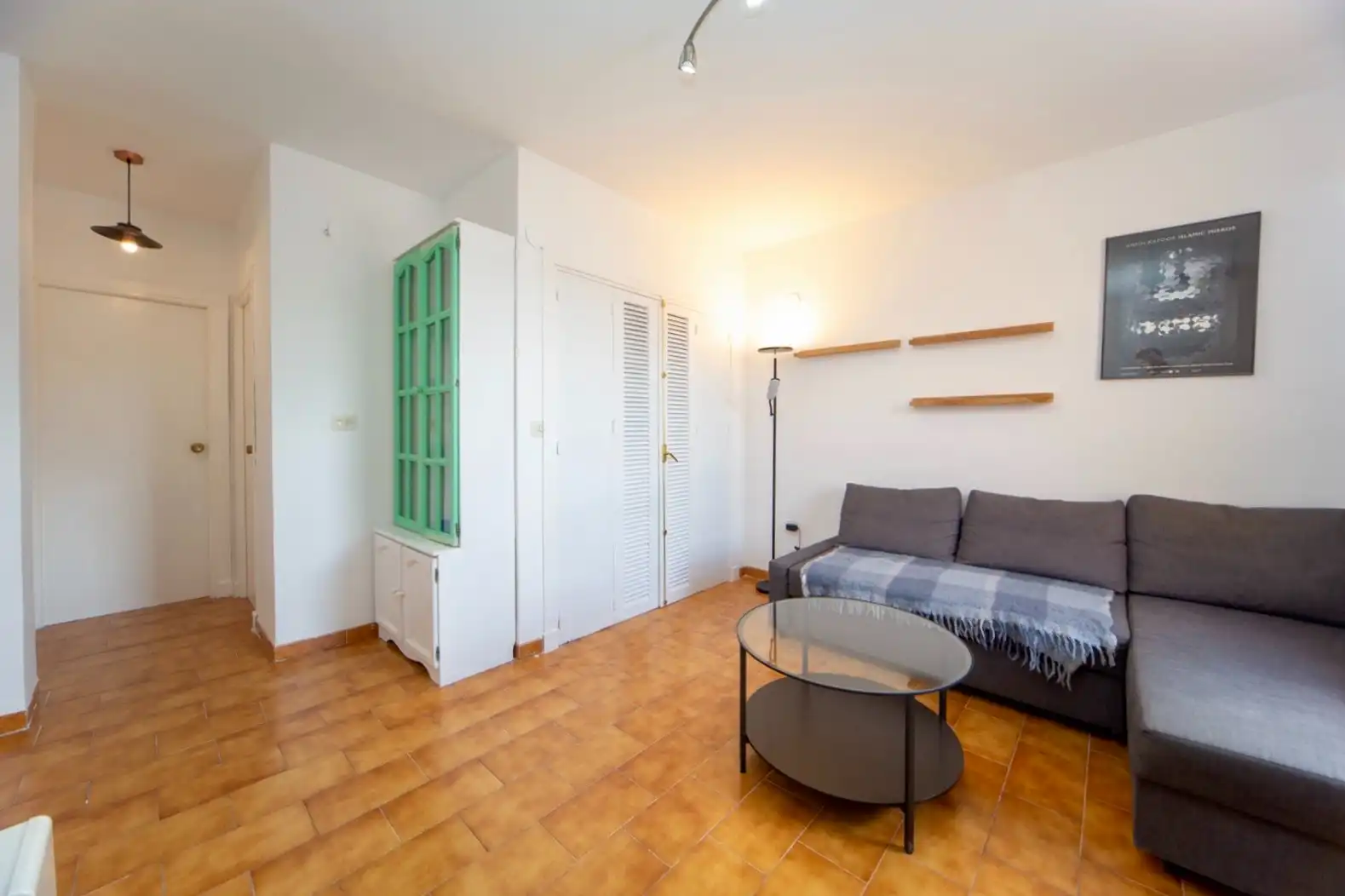 Sala d'estar de Apartament de lloguer en Granada amb Calefacció, Terrassa i Moblat