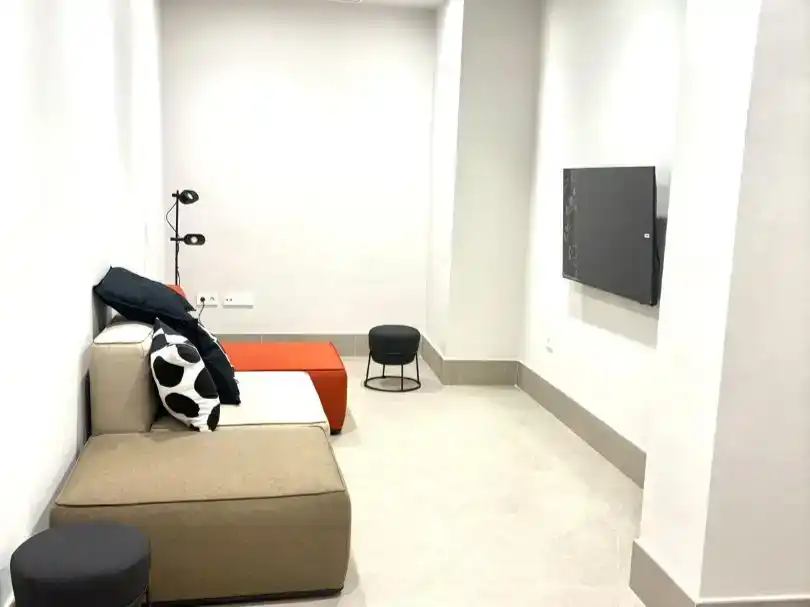 Wohnzimmer von Loft zur Miete in La Moraleja mit Klimaanlage, Schwimmbad und Möbliert