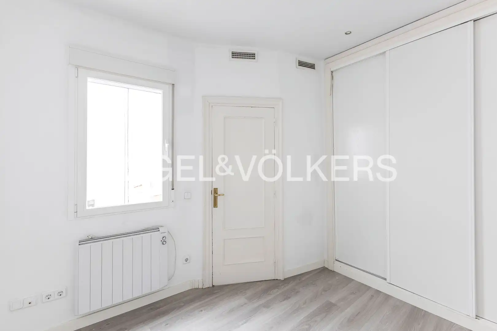 Bedroom of Attic for rent in Barrio de Salamanca