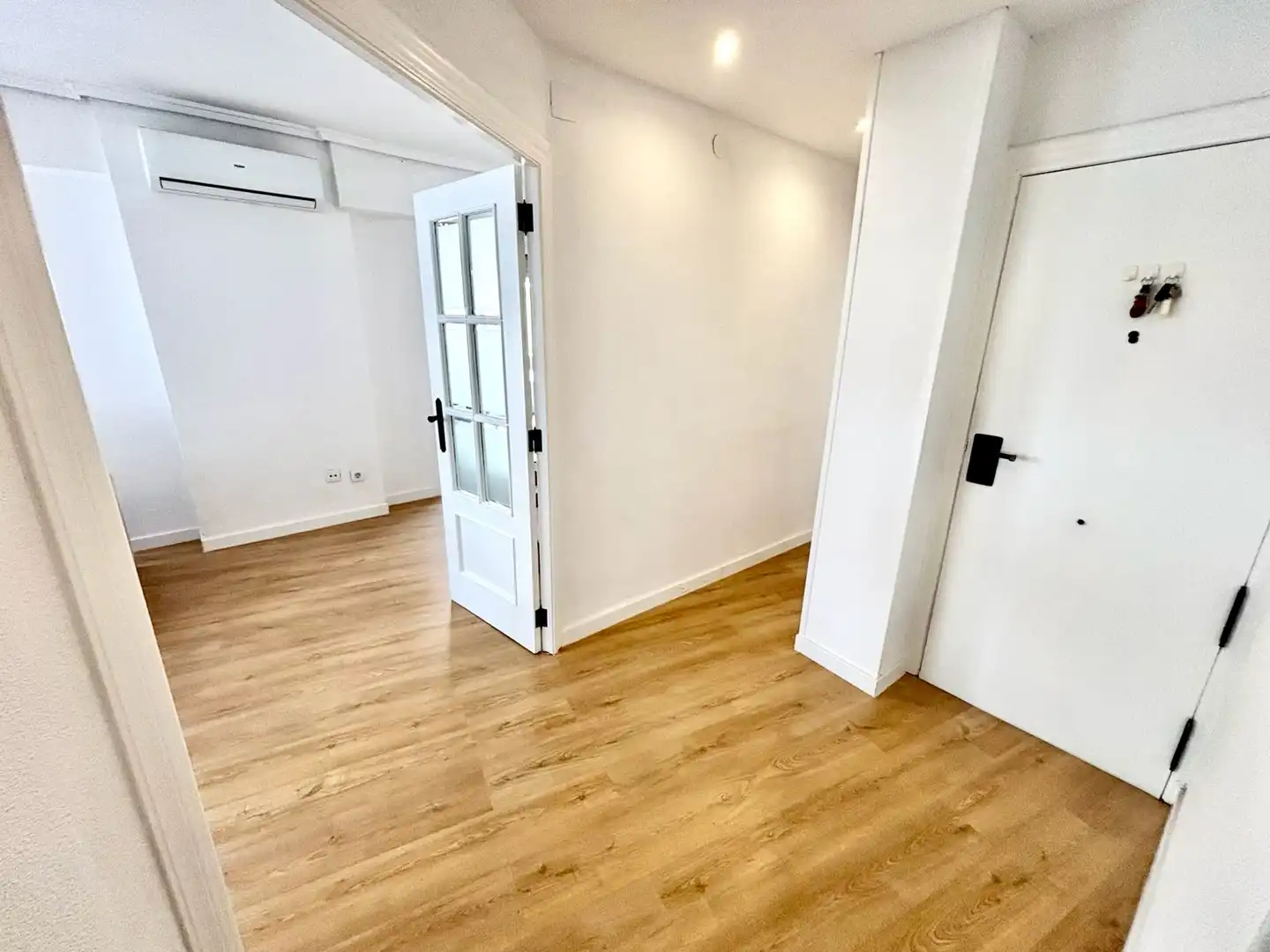 Piso en venta en Alicante / Alacant con Aire acondicionado y Balcón