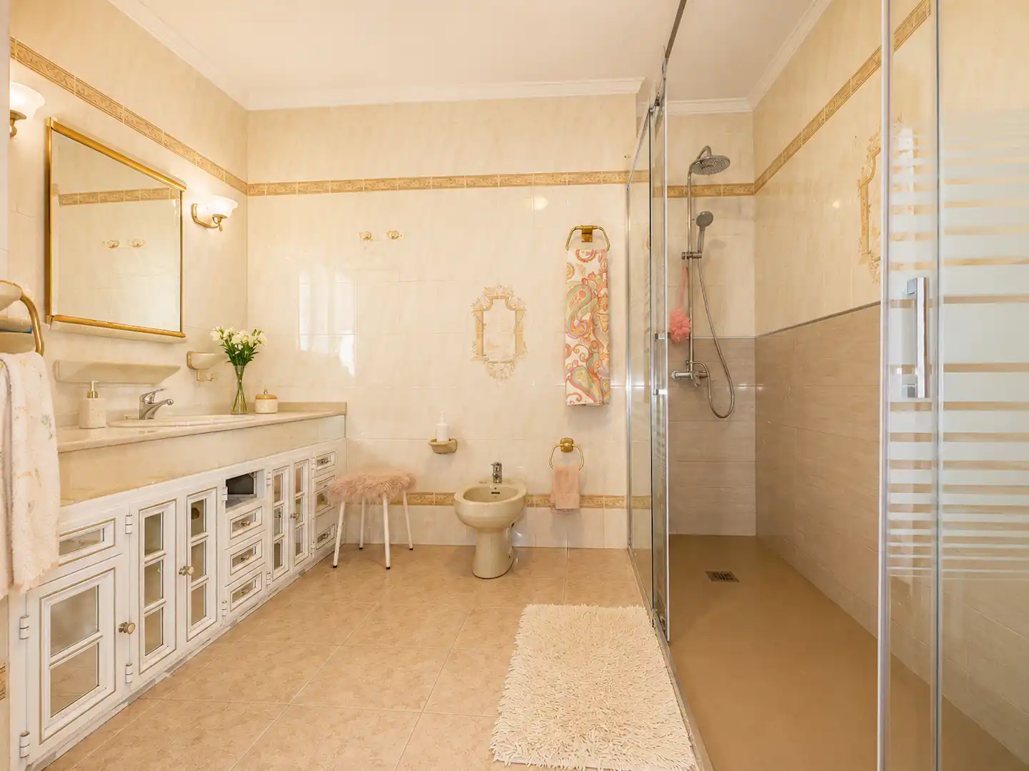 Bathroom of Houses for sale in Alcalá del Río  with Air Conditioner, Private garden and Terrace