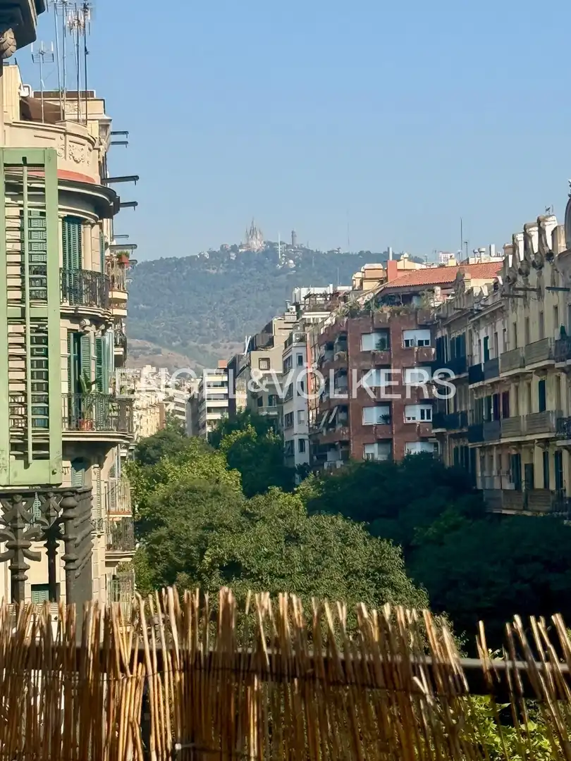 Vista exterior de Piso en venta en Barcelona con Aire acondicionado, Calefacción y Parquet