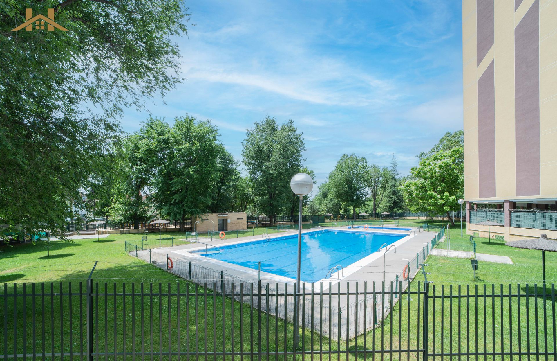 Swimming pool of Flat for sale in Móstoles  with Air Conditioner, Heating and Terrace