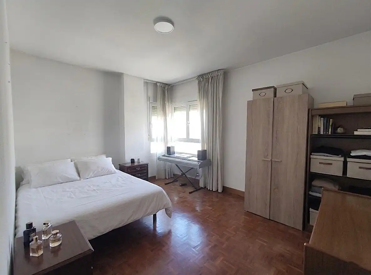 Bedroom of Flat for sale in Burgos  with Heating, Parquet flooring and Storage room