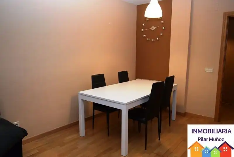 Comedor de Piso de alquiler en Ávila con Calefacción, Terraza y Amueblado