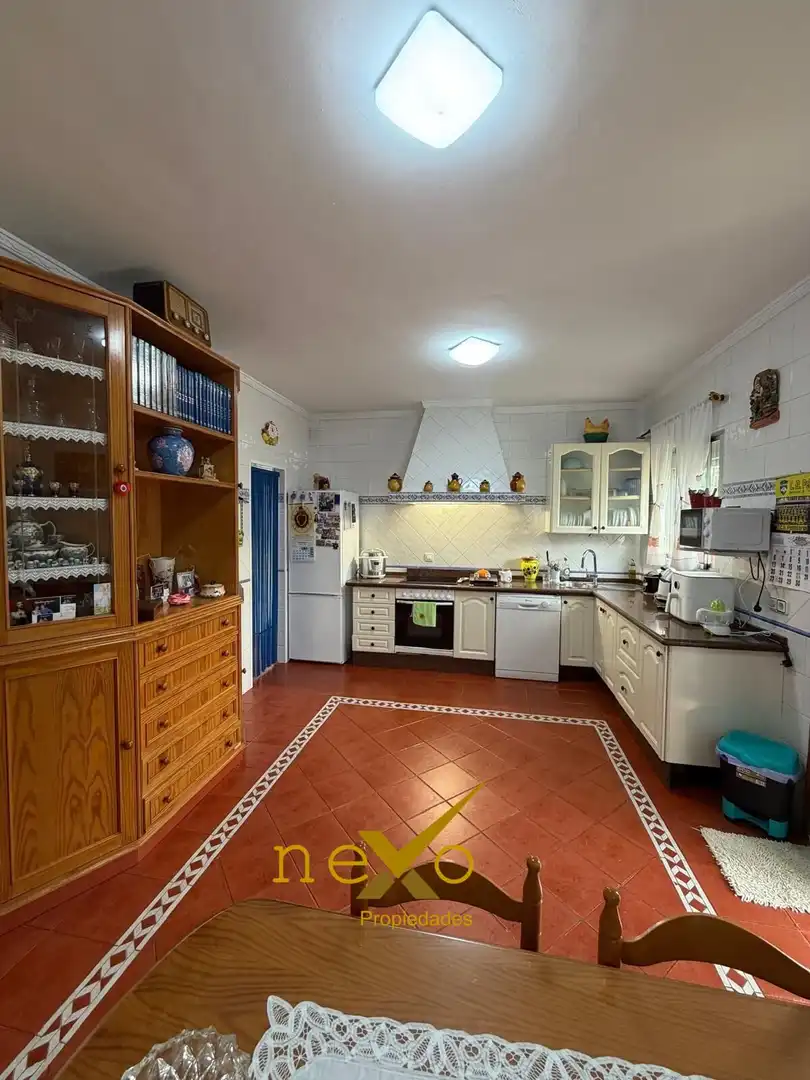 Cocina de Casa o chalet en venta en Carmona con Aire acondicionado, Jardín privado y Terraza