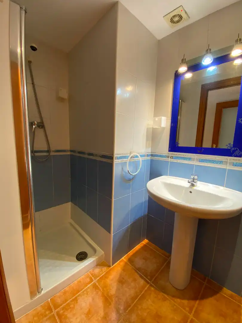 Baño de Piso en venta en Blanes con Aire acondicionado, Calefacción y Amueblado