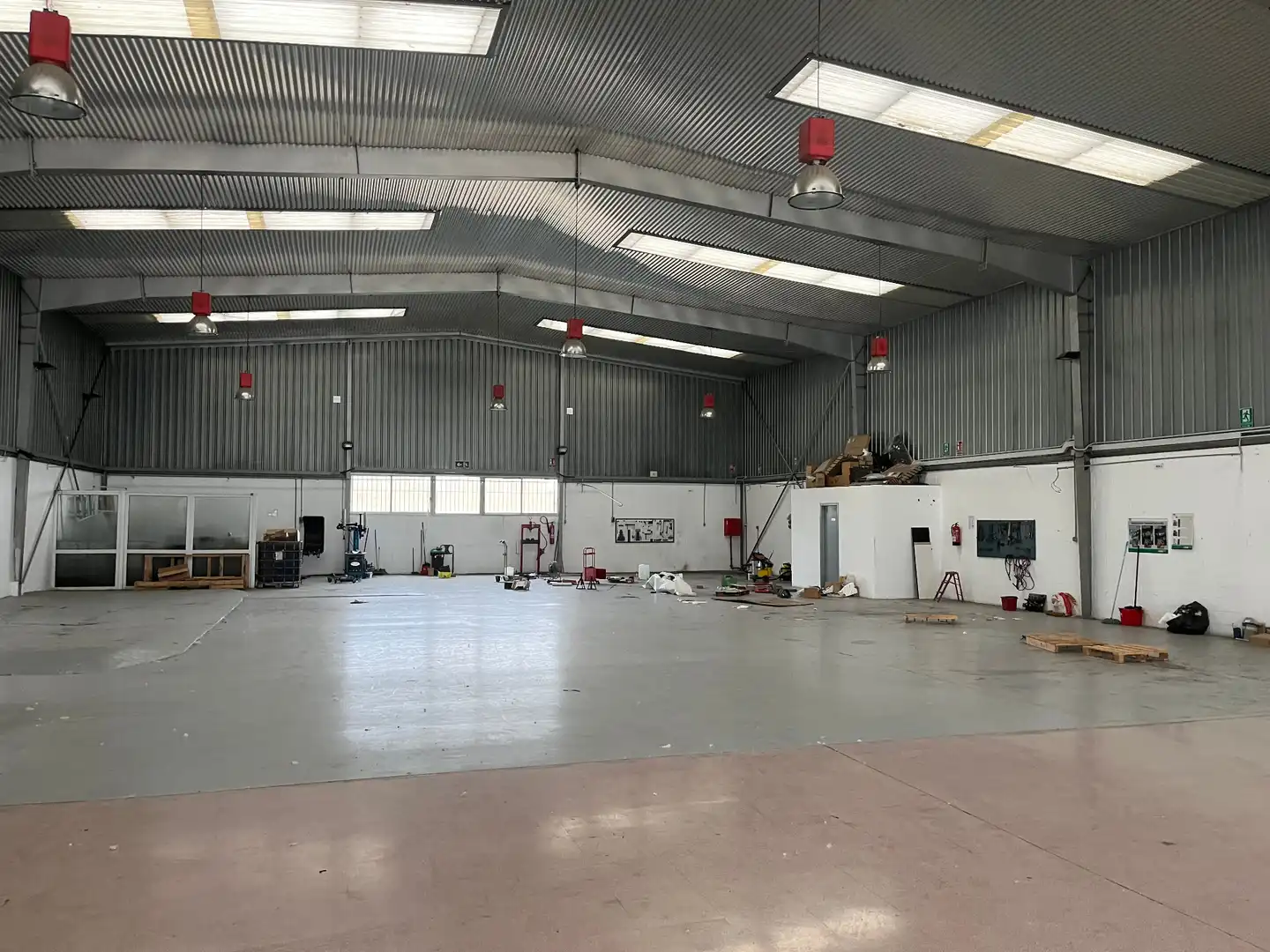 Nave industrial en venta en Sant Esteve Sesrovires