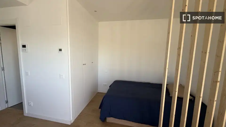 Bedroom of Apartments for share in Madrid  with Air Conditioner, Terrace and Furnished