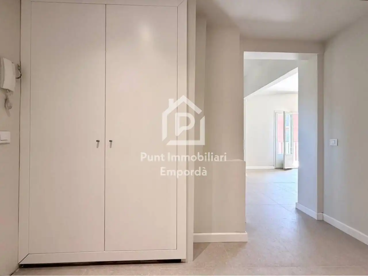 Wohnung zum Verkauf in Figueres mit Klimaanlage, Heizung und Terrasse