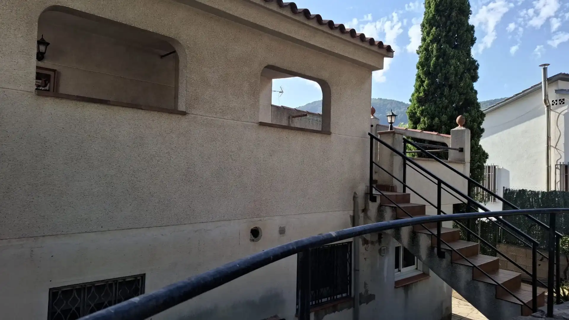 Vista exterior de Casa o xalet en venda en Vallirana amb Calefacció, Terrassa i Traster