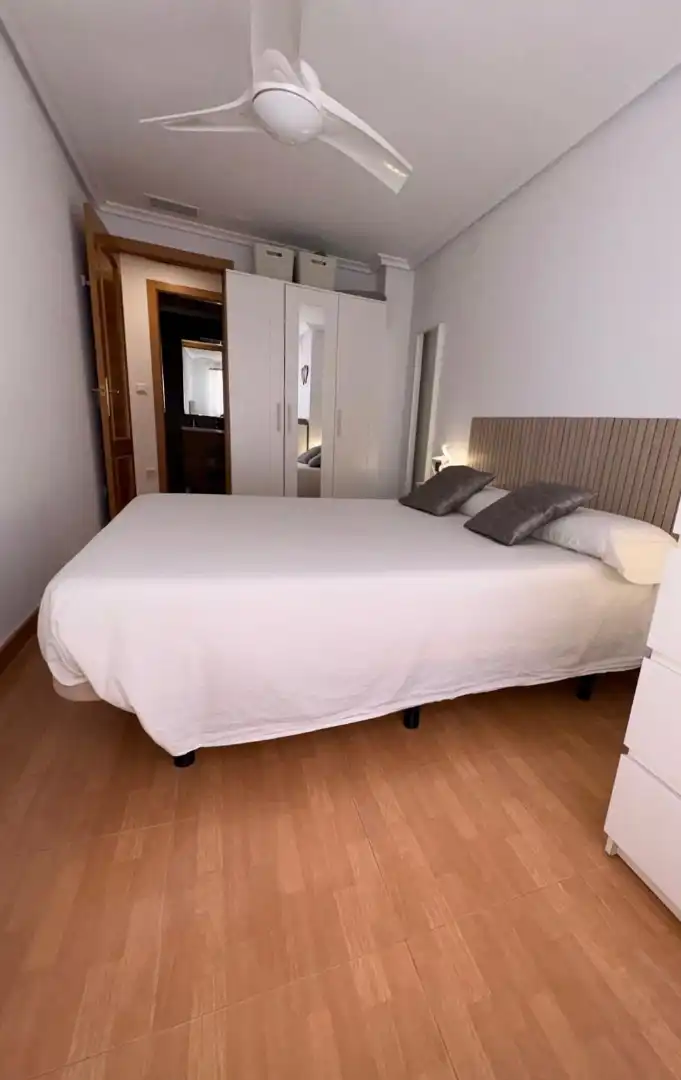Schlafzimmer von Wohnung zur Miete in Santa Pola mit Klimaanlage, Abstellraum und Möbliert