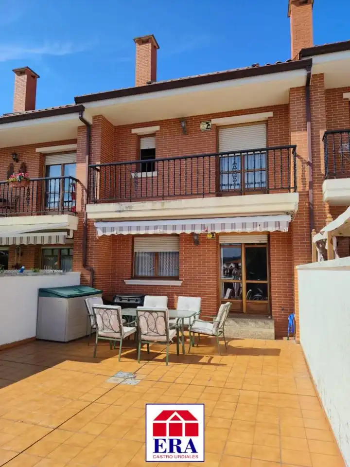 Terraced house with terrace for sale in Calle de Montecerredo 11