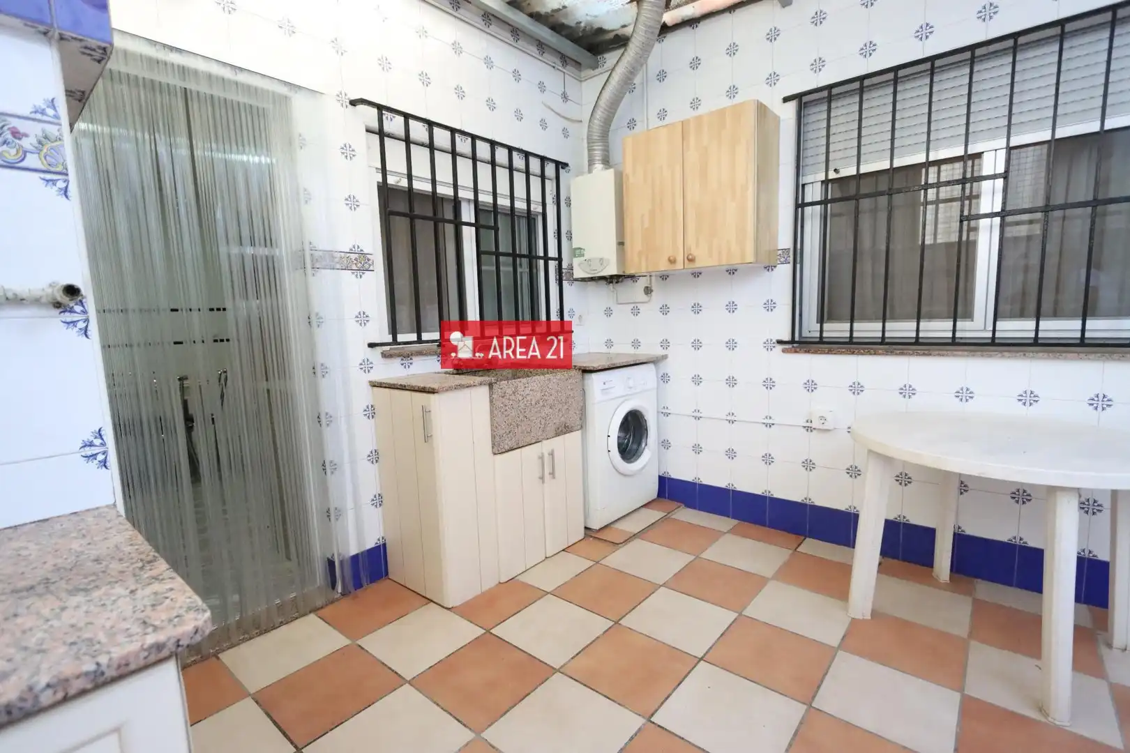 Cuina de Casa o xalet en venda en La Pobla de Vallbona amb Aire condicionat, Calefacció i Terrassa