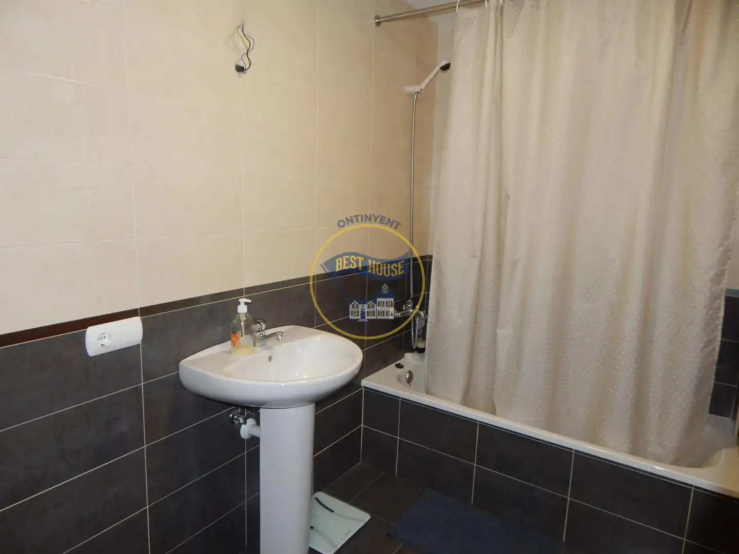 Badezimmer von Wohnung zum Verkauf in Bocairent mit Klimaanlage, Heizung und Abstellraum