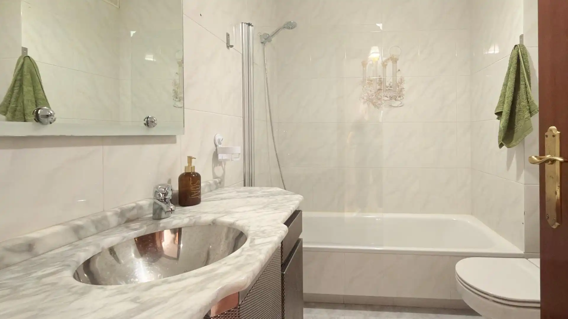 Flat with terrace to rent in Calle de Ourense, imagen 7