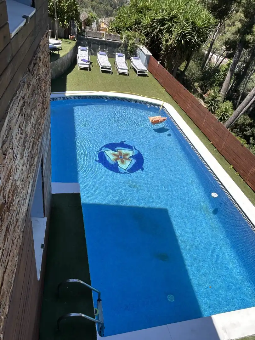 Schwimmbecken von Haus oder Chalet zum Verkauf in Cervelló mit Klimaanlage, Privatgarten und Schwimmbad