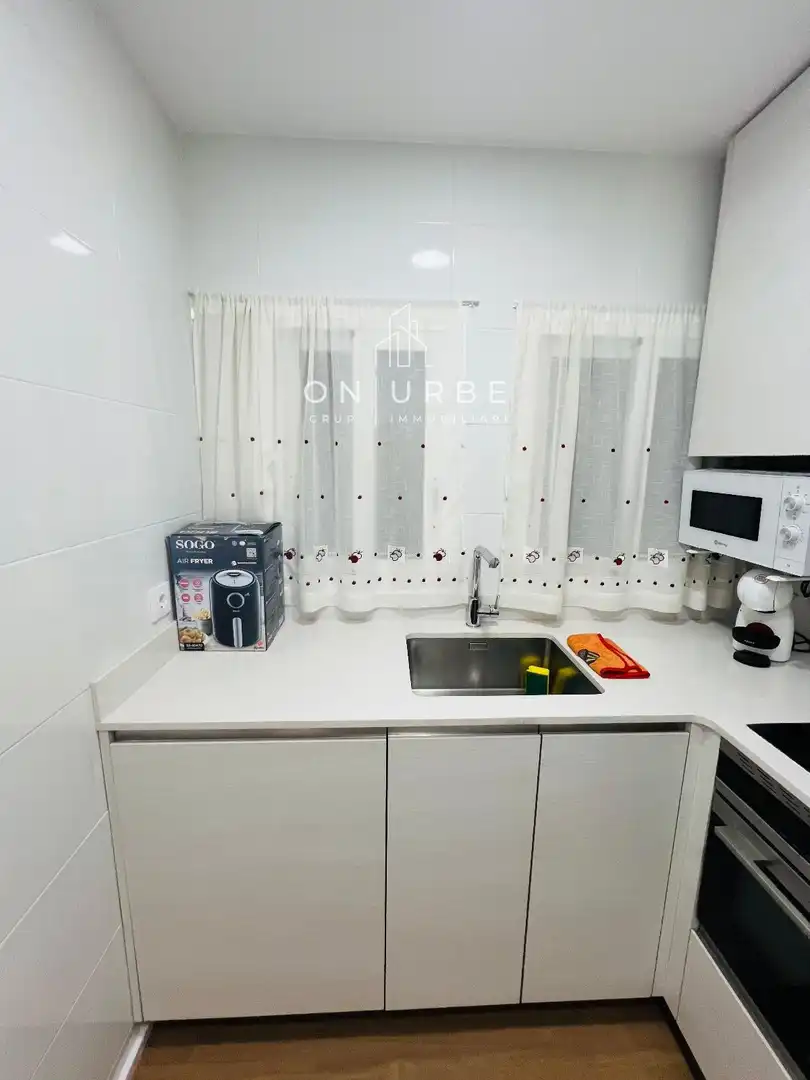 Cuina de Pis en venda en La Llagosta amb Aire condicionat, Terrassa i Moblat