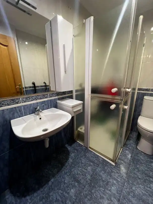 Badezimmer von Wohnung zum Verkauf in Vitoria - Gasteiz mit Heizung und Abstellraum