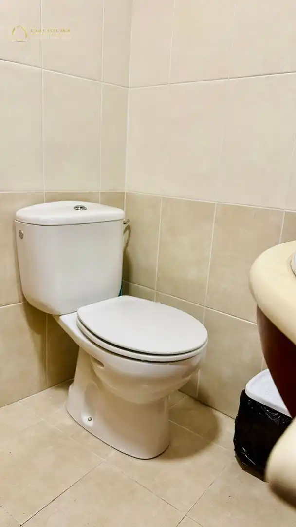 Baño de Oficina en venta en Quart de Poblet con Aire acondicionado, Terraza y Amueblado