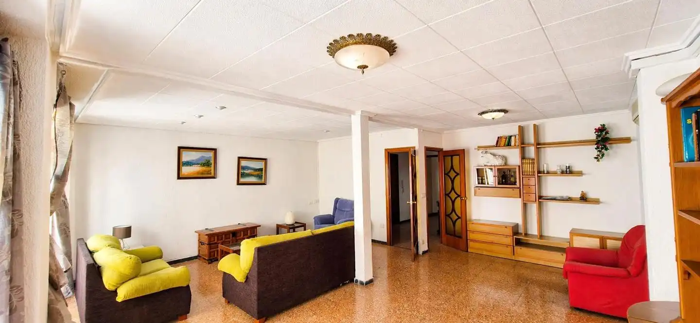 Wohnung zum Verkauf in Elche / Elx mit Abstellraum und Möbliert