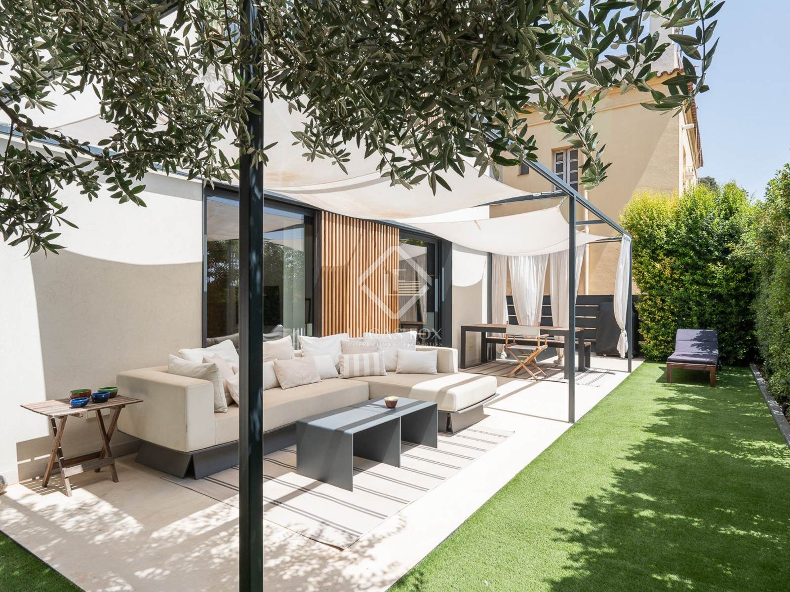 Terrace of House or chalet for sale in  Barcelona Capital  with Air Conditioner and Parquet flooring