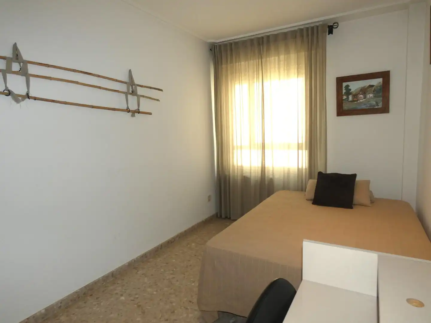 Habitación de Piso de alquiler en Utebo con Aire acondicionado, Trastero y Amueblado