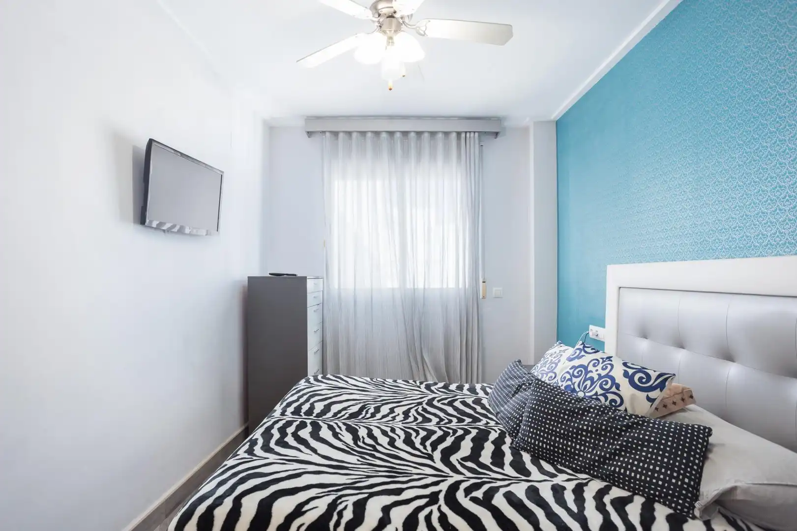 Schlafzimmer von Dachboden zum Verkauf in Gandia mit Klimaanlage, Heizung und Terrasse