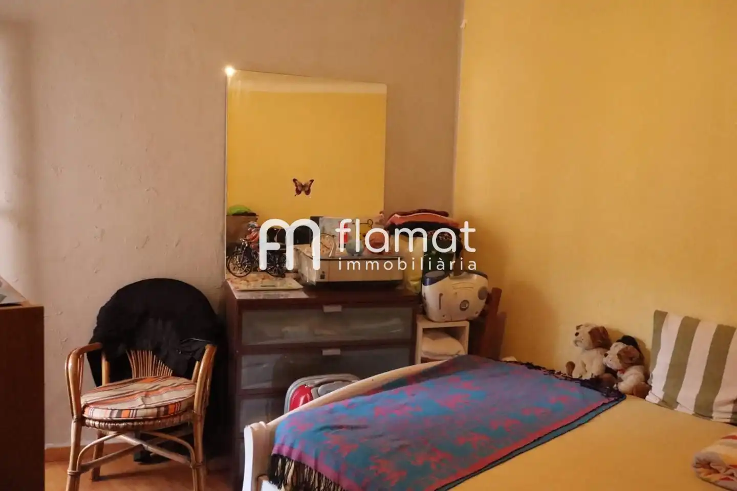 Schlafzimmer von Erdgeschoss zum Verkauf in Santa Coloma de Gramenet mit Balkon