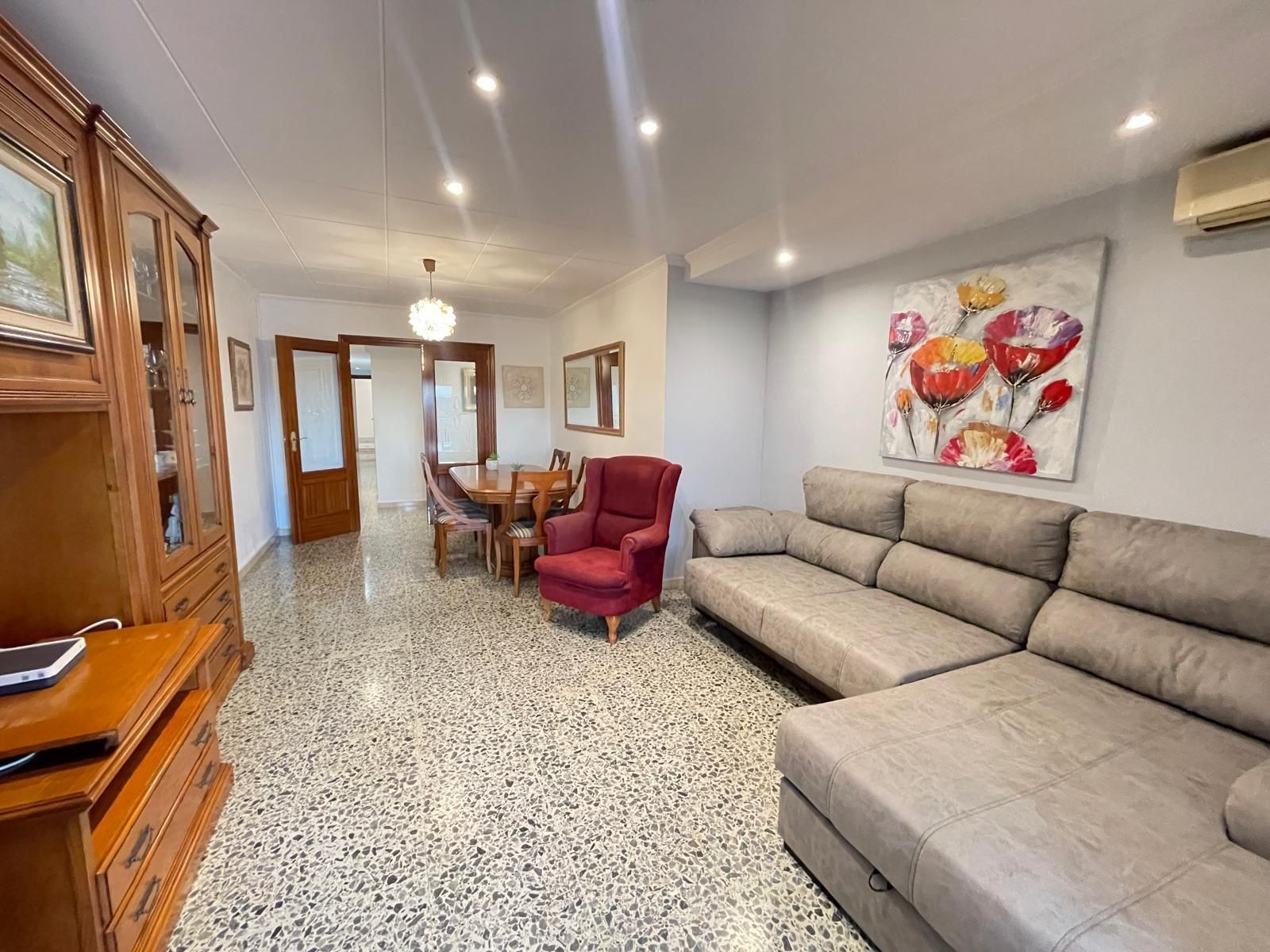 Sala d'estar de Pis en venda en Canals amb Aire condicionat, Calefacció i Terrassa