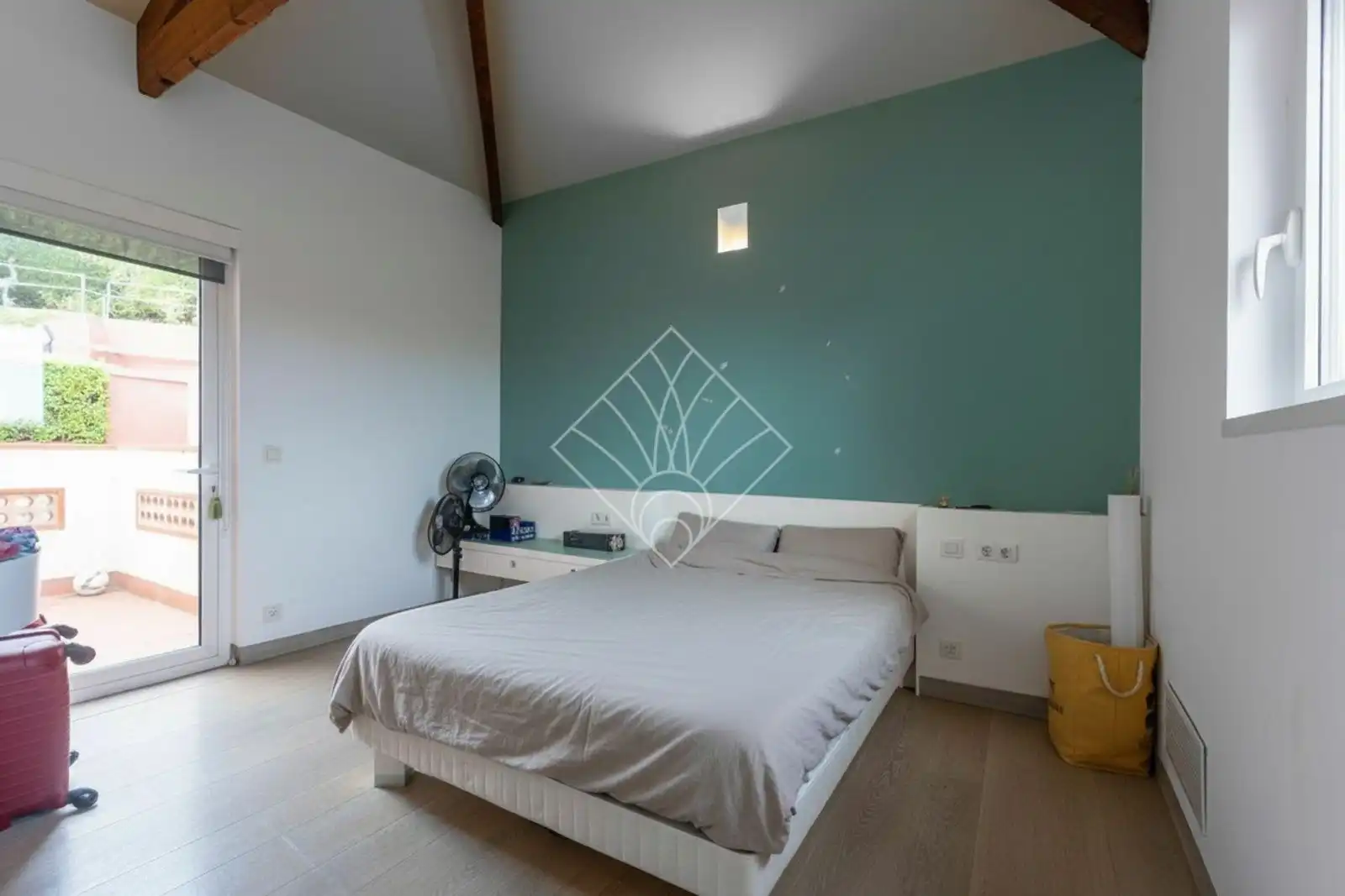 Bedroom of Houses for sale in Barcelona  with Air Conditioner, Heating and Terrace