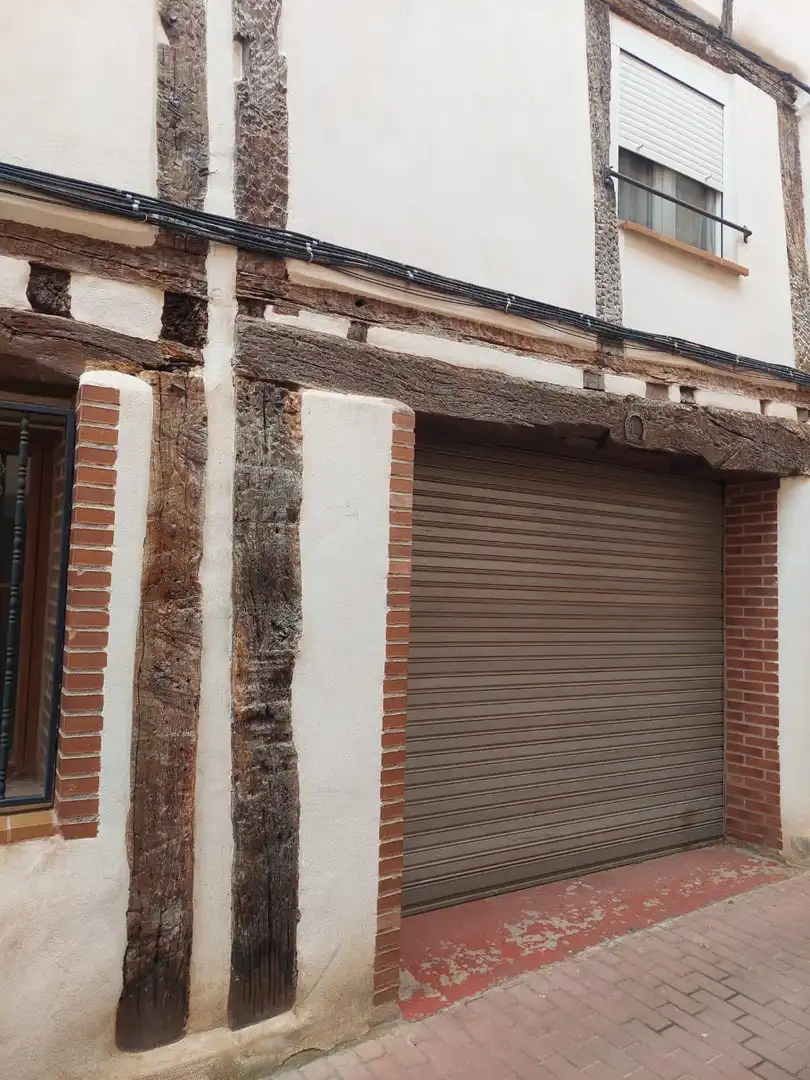 Vista exterior de Casa adosada en venda en Camprovín